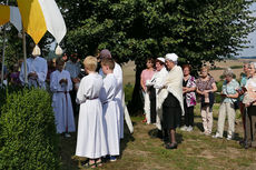 Nachfeier des Mährisch-Neustädter Wachsstockfestes an der Weingartenkapelle (Foto: Karl-Franz Thiede)